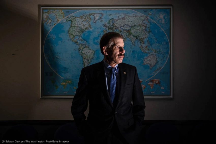 أميركي شهير بملاحقة المجرمين يحقق الآن في جرائم الحرب في أوكرانيا