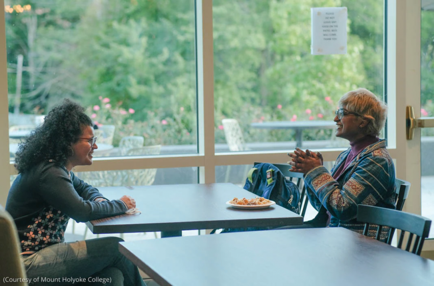 كليات البنات في الولايات المتحدة.. شعور بالراحة والأمان للطالبات