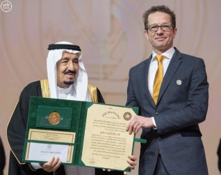 000-1859399941458764385420