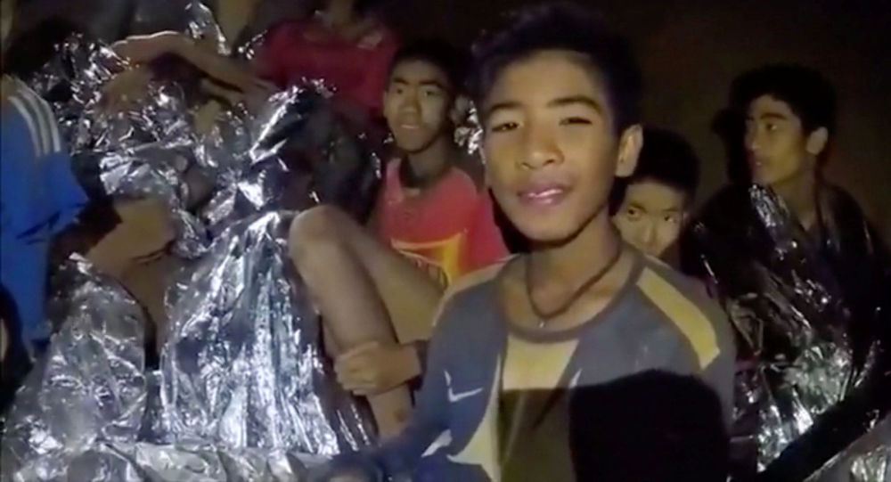 بدء انتشال فتية الكهف العالقين منذ 10 أيام