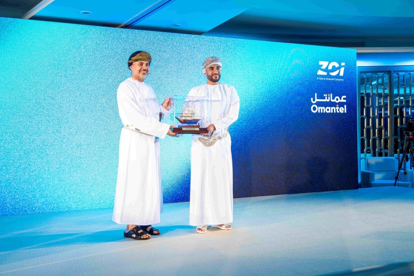 عُمان ترسّخ مكانتها كمحور عالمي للاتصال الرقمي عبر "زين عمانتل الدولية"