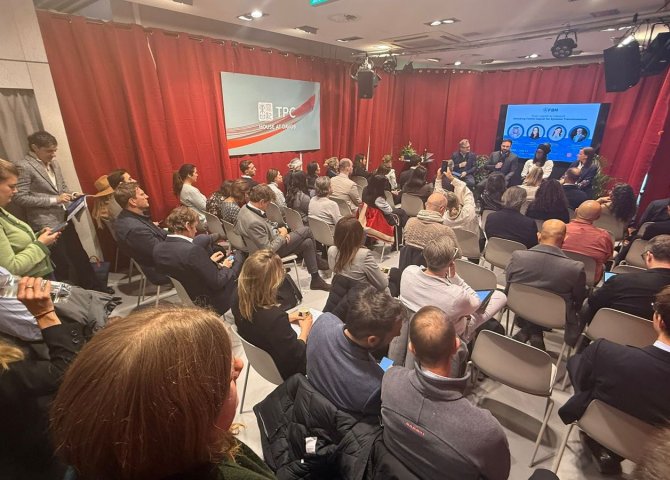 شربتلي يشارك في جلسة "دور رأس المال العائلي في التحول الاقتصادي المستدام" في منتدى دافوس 2026