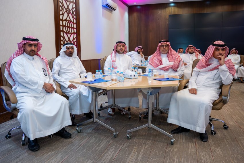 رئيس الجامعة السعودية الإلكترونية يفتتح ورشة التحول الرقمي لاستعراض مؤشرات الأداء الرقمية