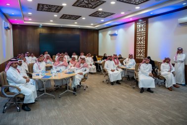 رئيس الجامعة السعودية الإلكترونية يفتتح ورشة التحول الرقمي لاستعراض مؤشرات الأداء الرقمية