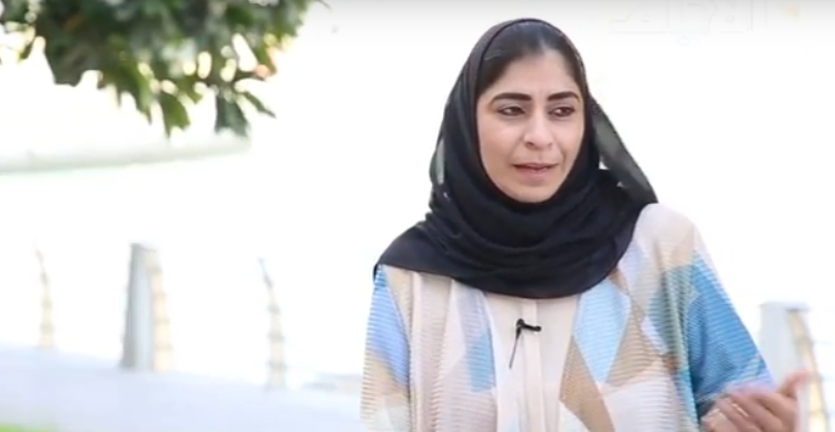 أول بحرينية تقود سيارتها في السعودية