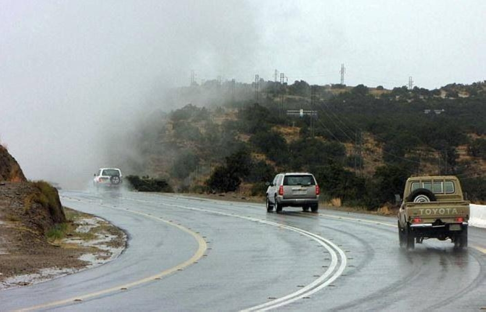 إمارة عسير تقدم 5 تحذيرات للتعامل مع الأمطار