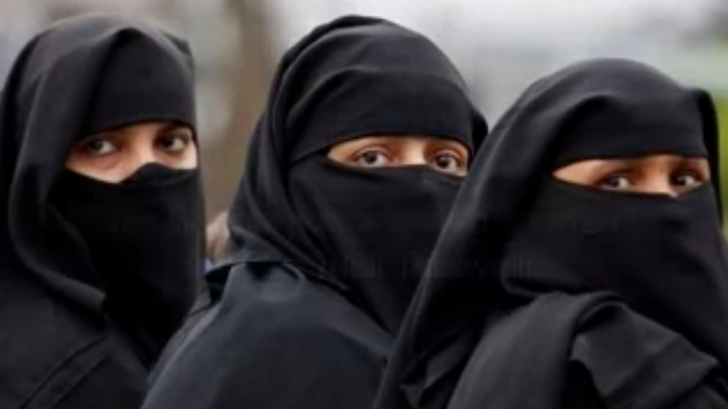 هل ترفض شركات في السعودية النقاب؟