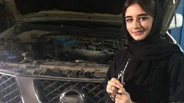 أول مركز صيانة سيارات نسائي بالمملكة