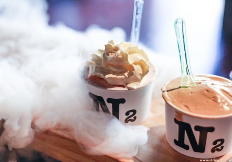 آيس كريم بـ النيتروجين