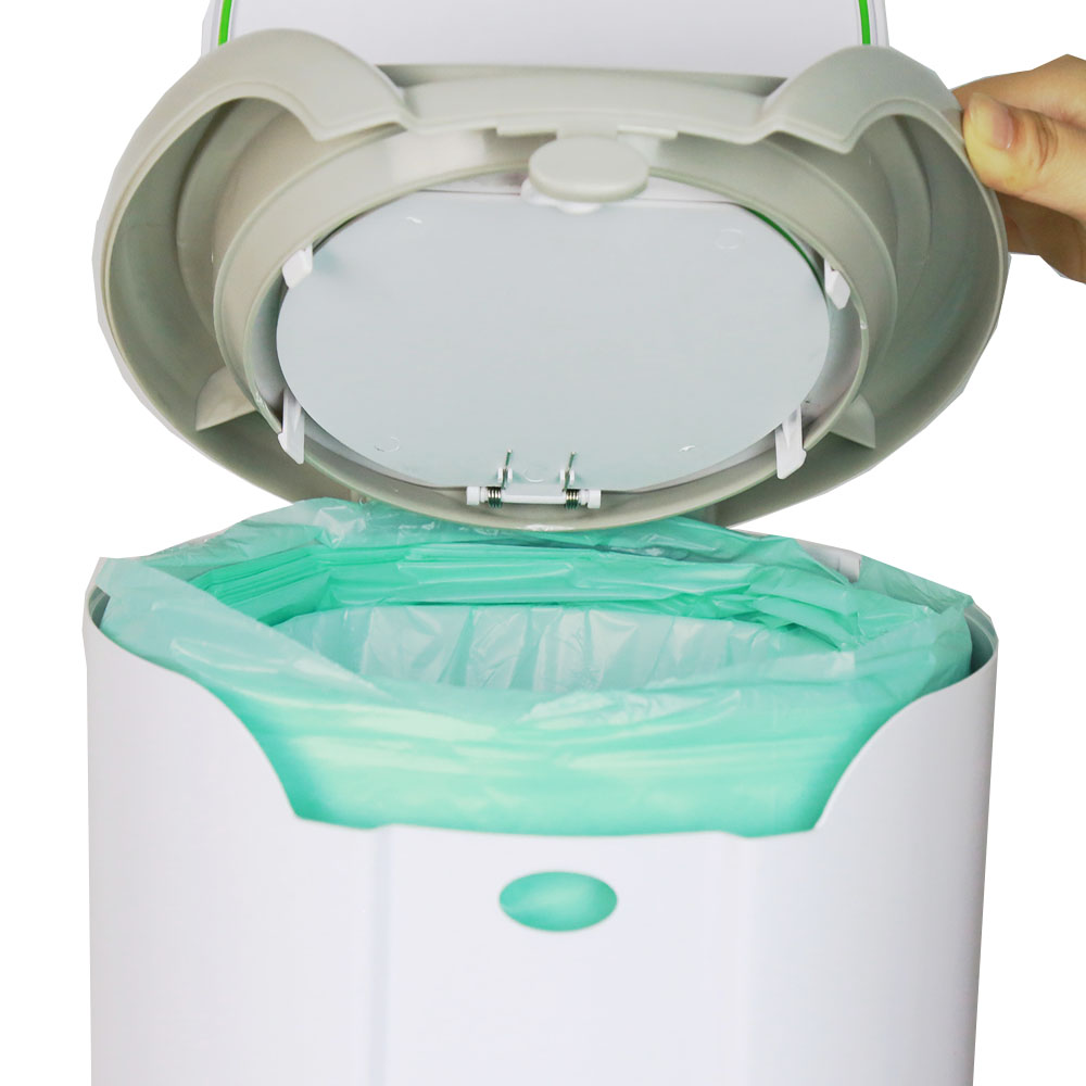 الروائح العالقة في سلة القمامة تكون مزعجة في الصيف