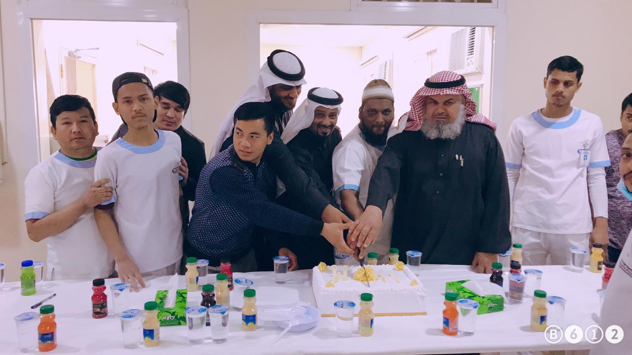 تكريم العمال المتميزين بمركز التأهيل الشامل بحائل