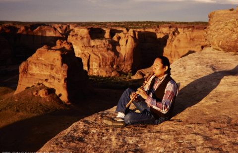 الأميركيون الأصليون يحمون التراث، ويربطون الزوّار بالطبيعة في المتنزهات الأميركية