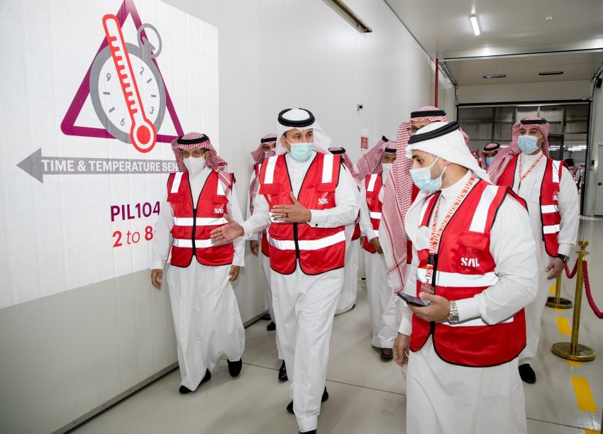 وزير النقل يفتتح مرافق "سال" للمواد الطبية والشحنات سريعة التلف 