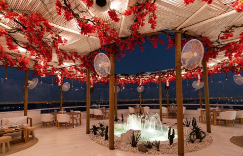 مطعم "هولا" في دبي يضفي نكهة الجُزر الإسبانية على "فندق ميدان"‎‎