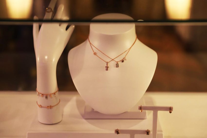 مجوهرات توس