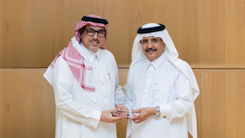 للسنة الثالثة على التوالي.. بنك الجزيرة يحصل على جائزة التميز في مؤشر حوكمة الشركات