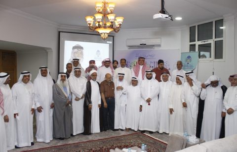 شخصيات ثقافية تشارك في حفل تأبين عبد المقصود خوجة