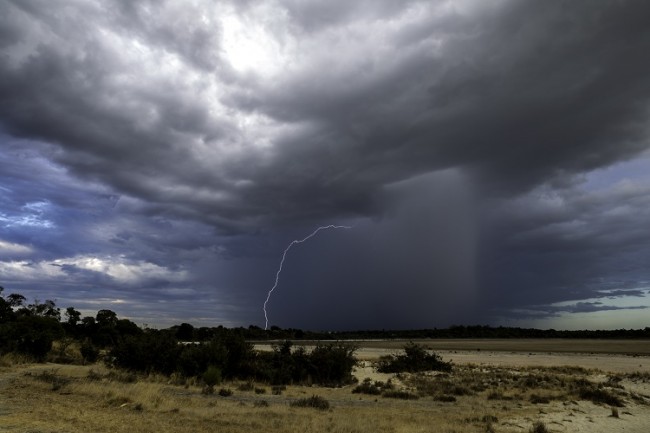 سحب رعدية ممطرة
