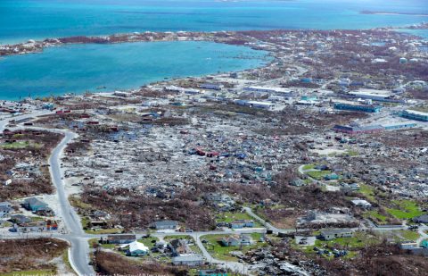 إنقاذ القطع الأثرية المتضررة من الإعصار في جزر البهاما