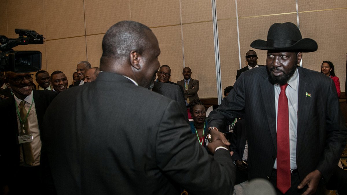 فرقاء جنوب السودن يتقاسمون السلطة وينهون الحرب في الخرطوم