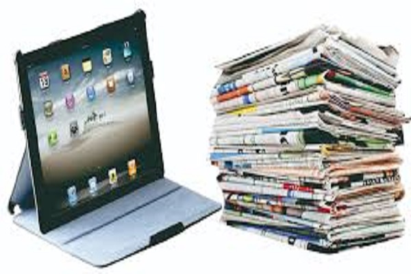 الصحافة الورقية تعاني في مواجهة التكنولوجيا (الانترنت)