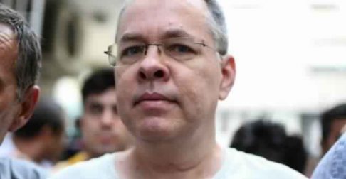 القس الأمريكي الذي يحاكم في تركيا