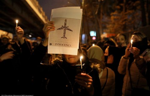 النظام الإيراني يسجن المتظاهرين وليس الجناة