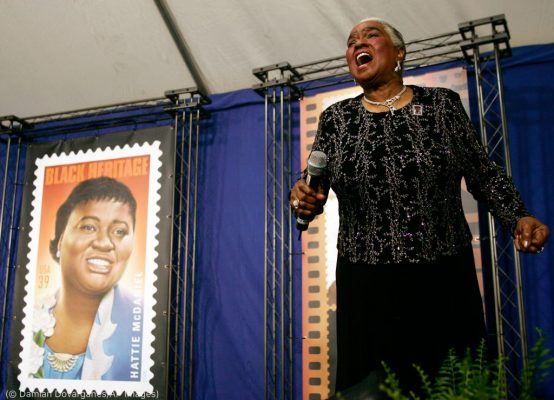 تكريم الأميركيين الأفارقة في سلسلة طوابع بريد