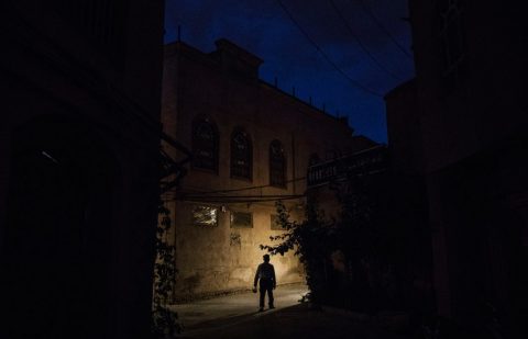 مراقبة الإيغور في الصين.. سجن مفتوح في شينجيانغ