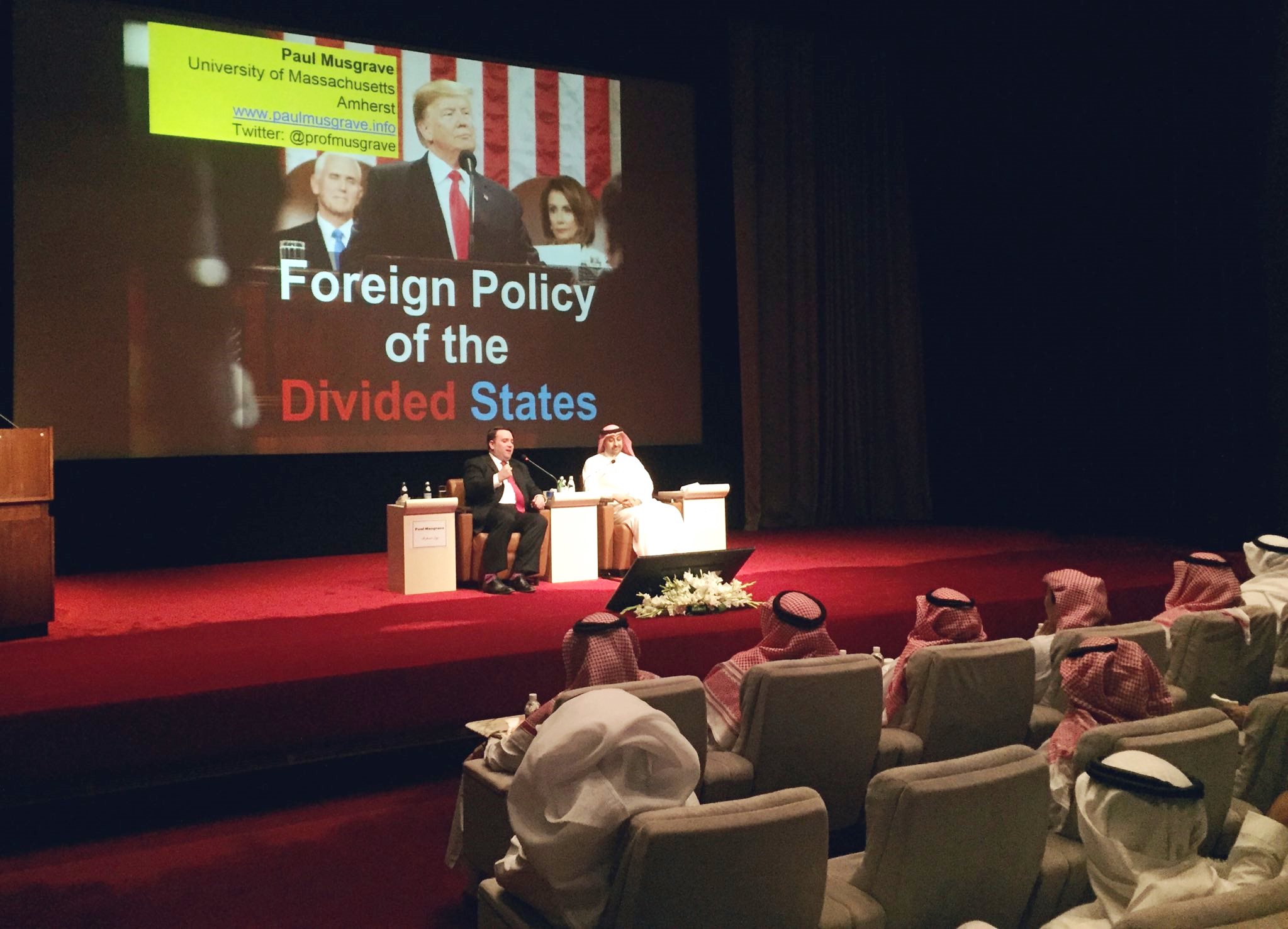 موسغراف يحذر من خطورة الارتباط بحزب سياسي واحد فقط